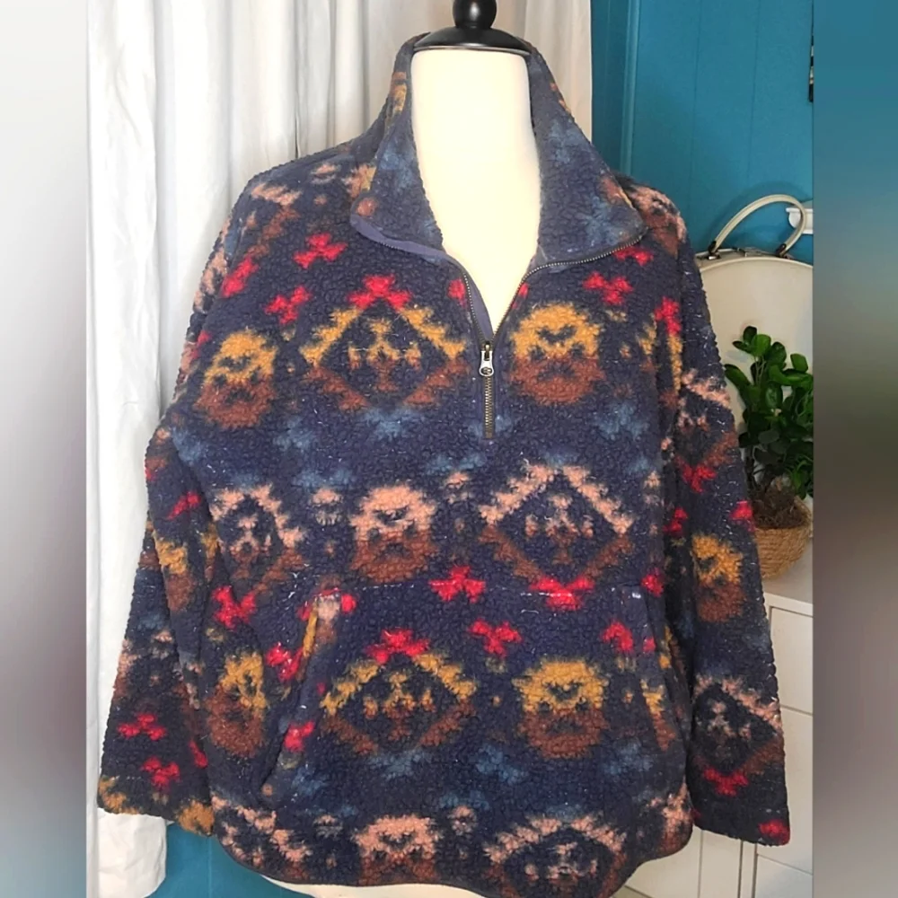 Patterned Fleece - Picture 1 of 3